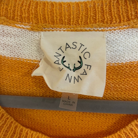 Fantastic Fawn Orange and White Checkered Sweater - Picture 2 of 2